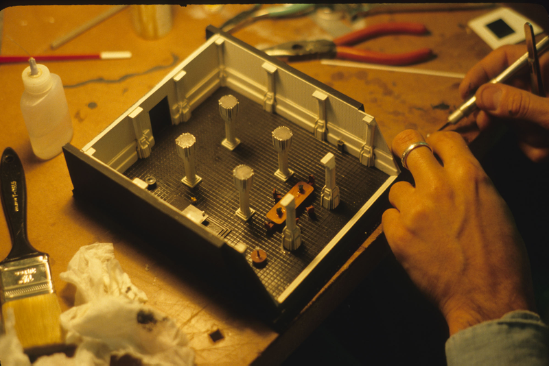 Illustration for article titled 142 Behind-The-Scenes Photos Reveal Blade Runner's Miniature WorldÂ